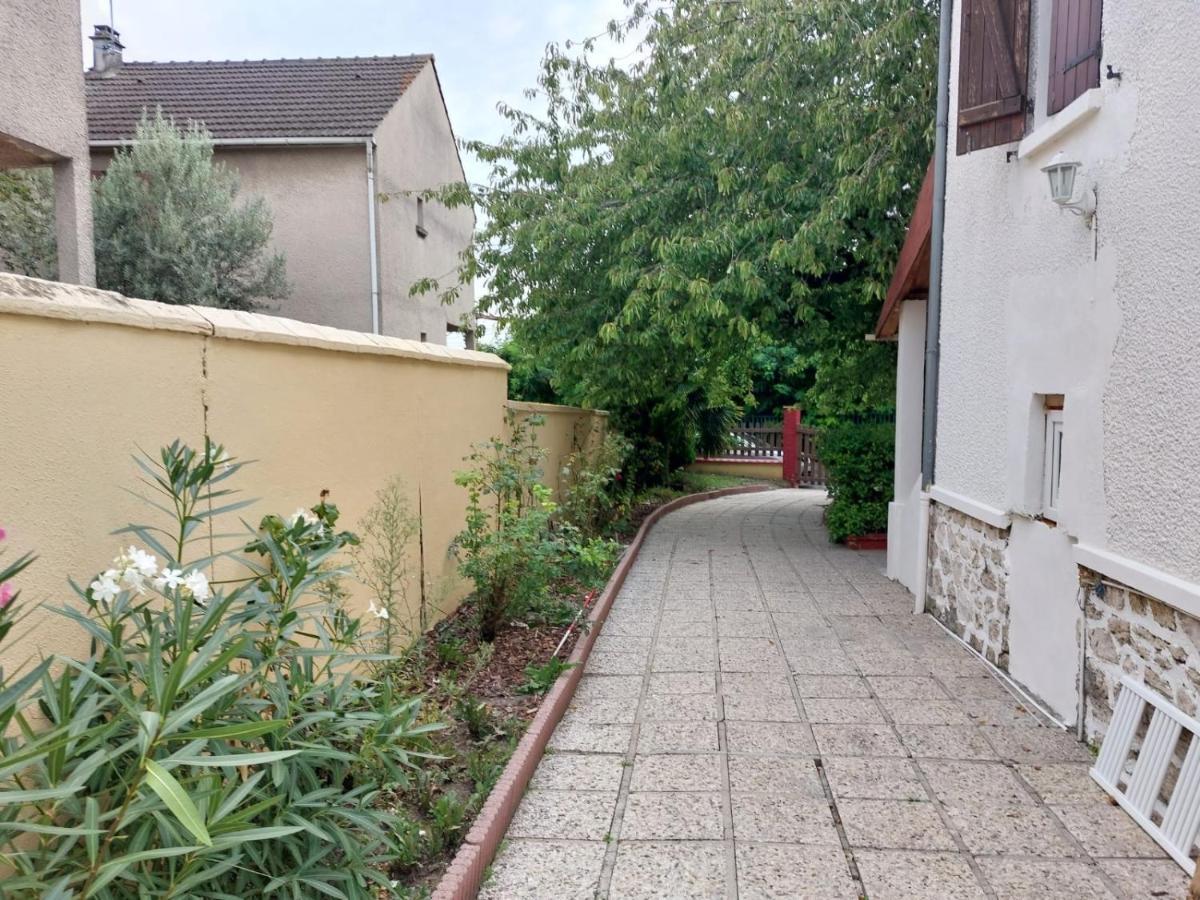 Happy Land Holliday Residential Ξενοδοχείο Épinay-sur-Seine Εξωτερικό φωτογραφία